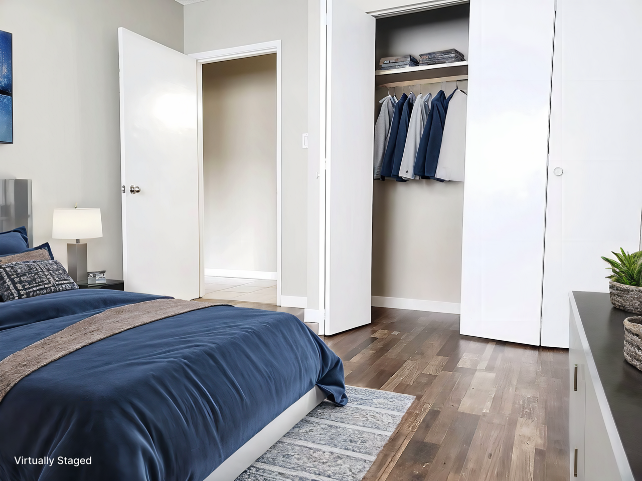 Karen Hall - Photo 3 of 10