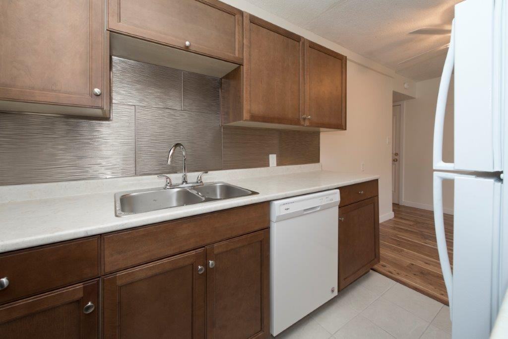 Sunalta 1626 Apartments - Photo 4 of 16