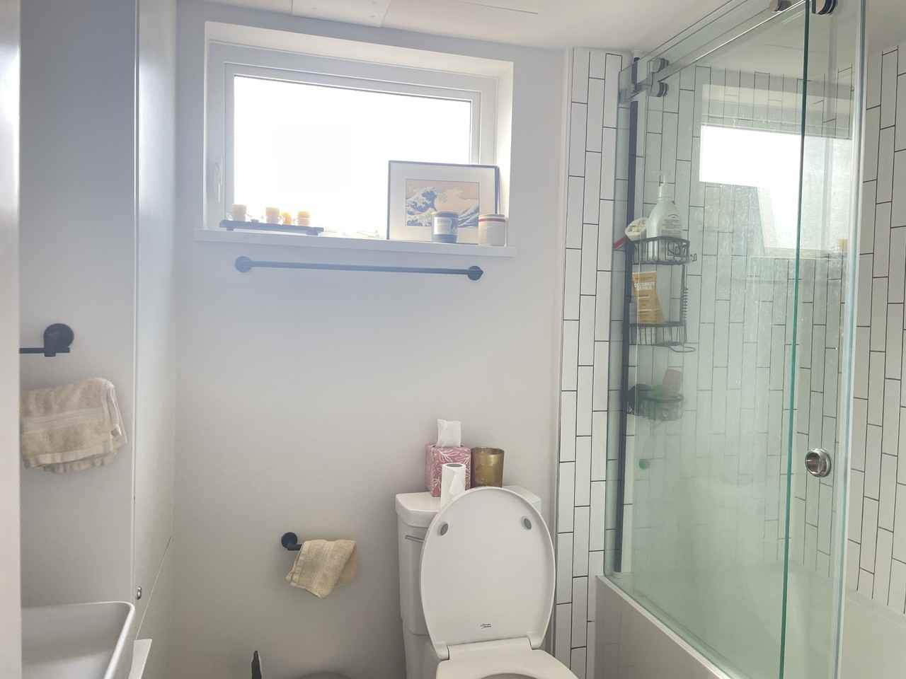 #202-1716 Napier Street , Vancouver - Photo 2 of 7