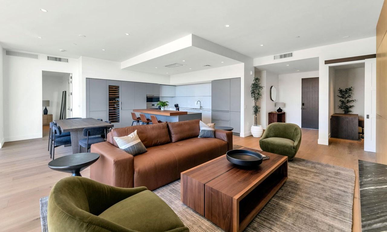 4849 4849 N Camelback Ridge Rd #B203 - Photo 4 of 31