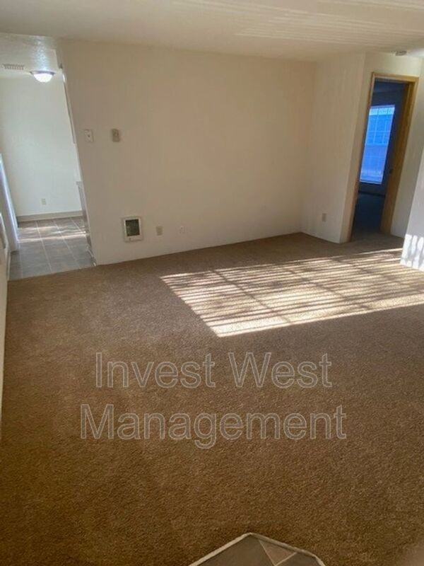 1815 Kingsley Rd #13 - Photo 5 of 9