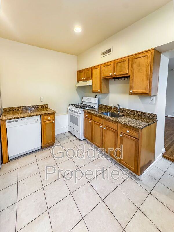 1801 S Charles St #1 - Photo 4 of 11