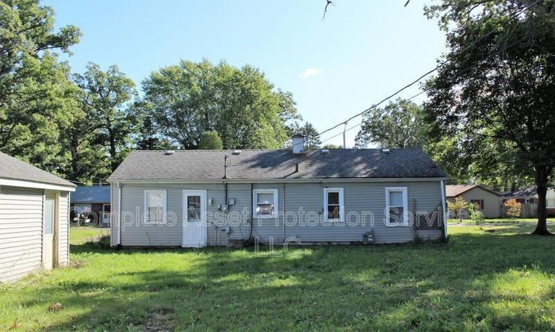 3010 Bender St - Photo 4 of 16