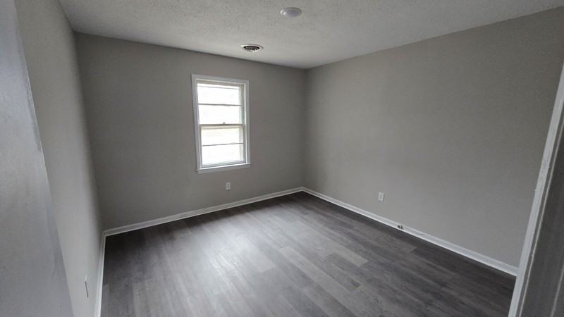 214 N Discovery St - Photo 2 of 5