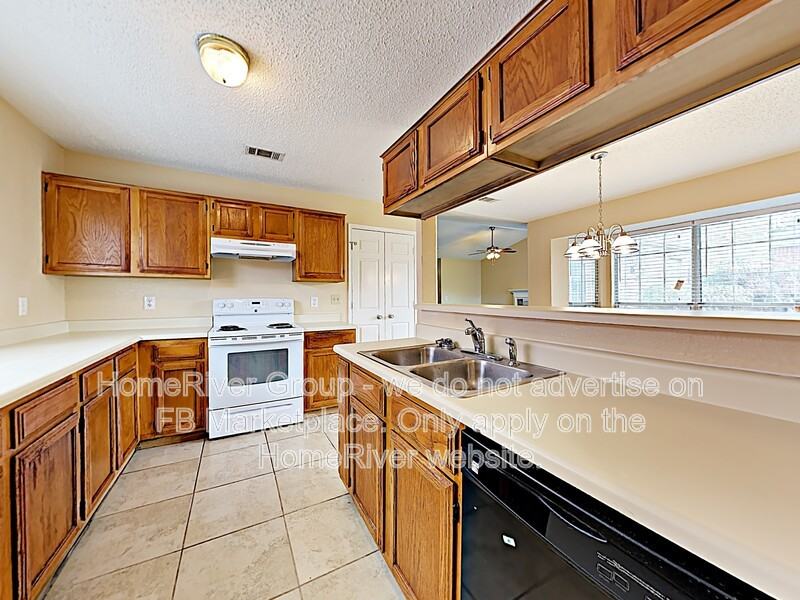 1532 Chapman St - Photo 6 of 20