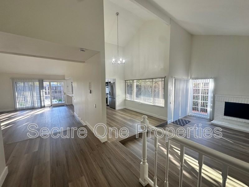 2738 Appalachian Ct - Photo 3 of 27