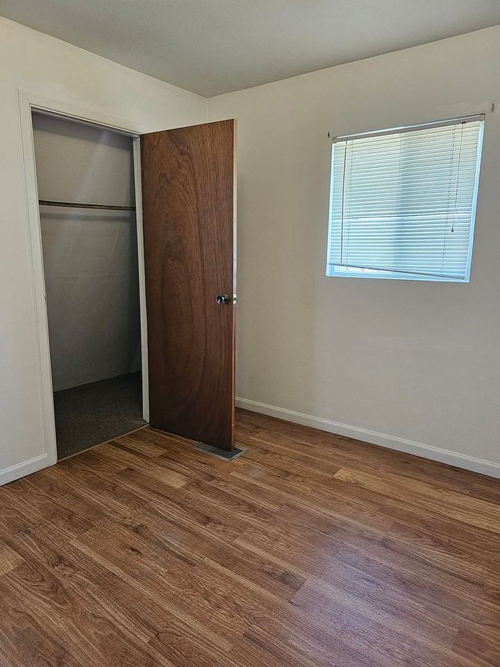 4901 Ridge Road - Photo 6 of 8