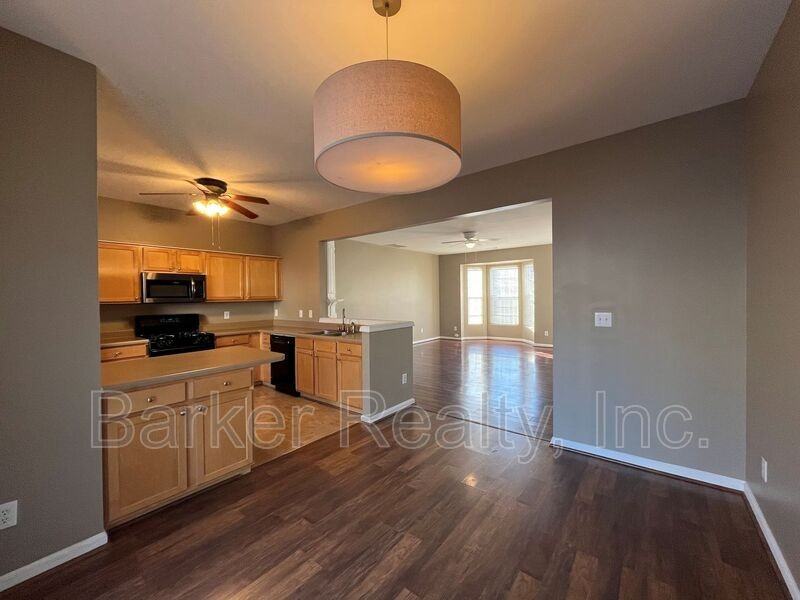 5109 Obion Ct - Photo 3 of 14