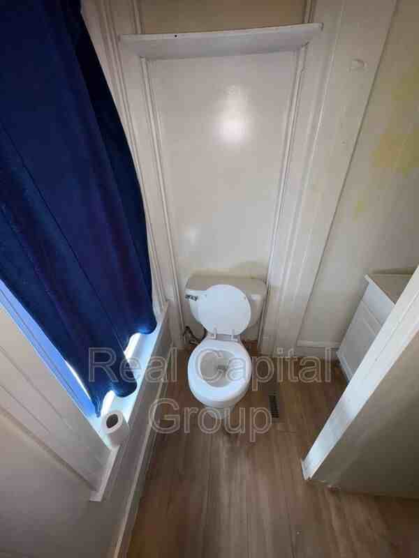 314 E Main St #1 - Photo 4 of 4