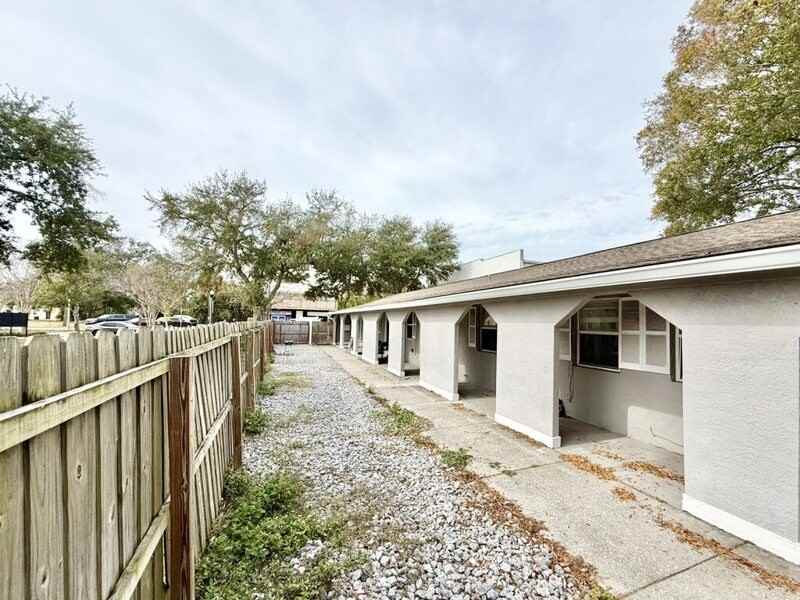 932 22nd St S - Photo 5 of 39