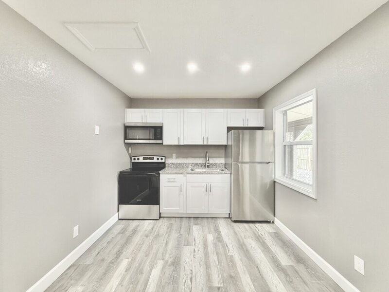 932 22nd St S - Photo 7 of 39