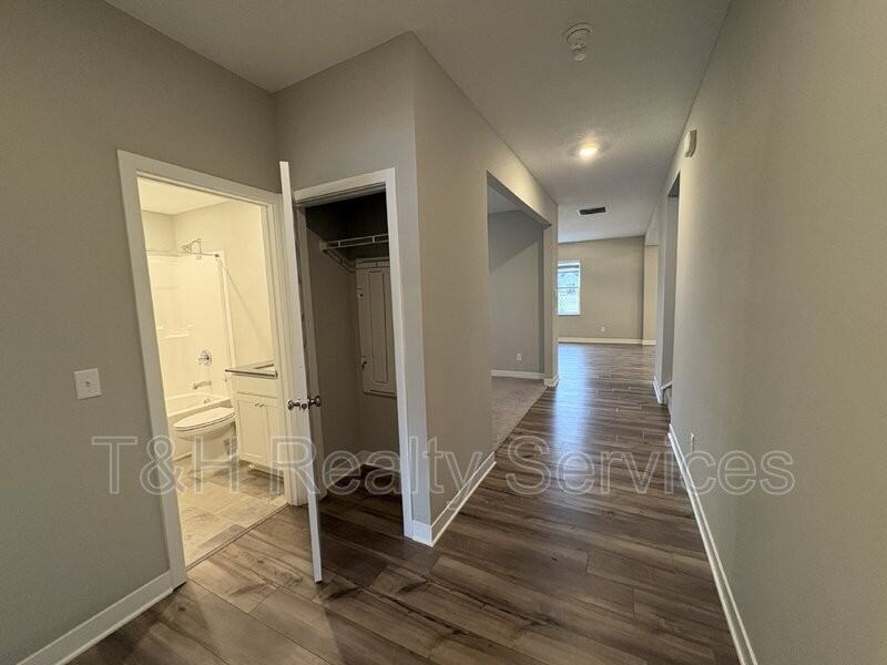 1945 Clement St - Photo 7 of 24