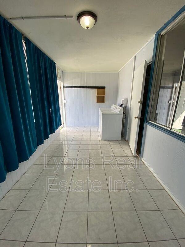 17377 Dowling Dr - Photo 3 of 13