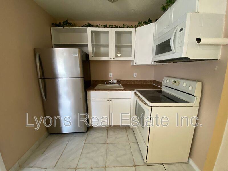 17377 Dowling Dr - Photo 6 of 13