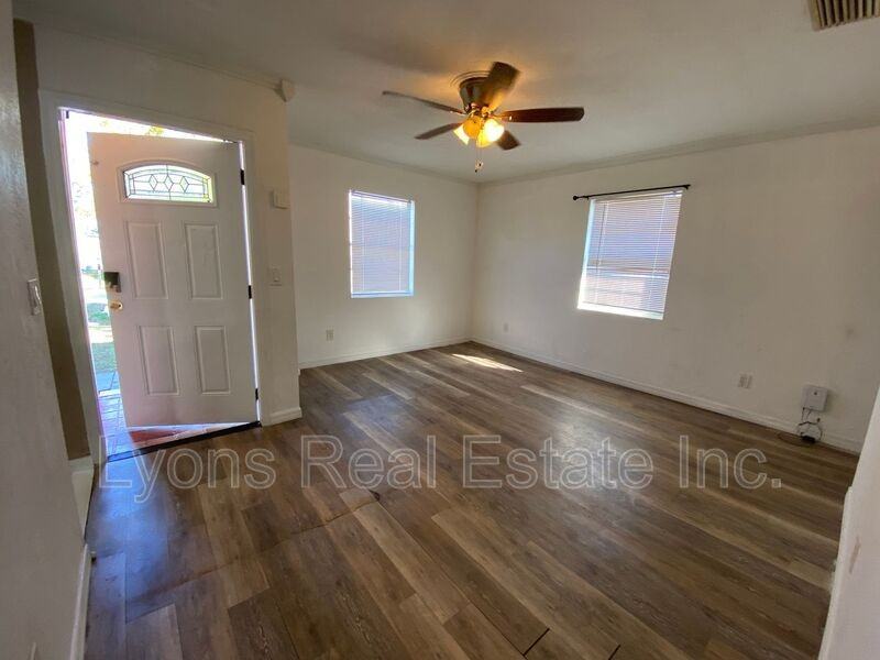 537 Sacramento St - Photo 2 of 17