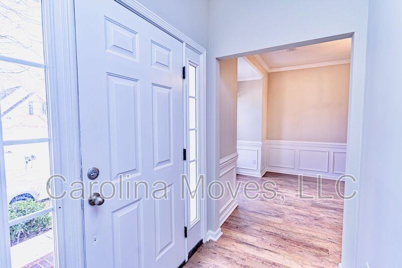 211 Windsong Dr - Photo 2 of 22