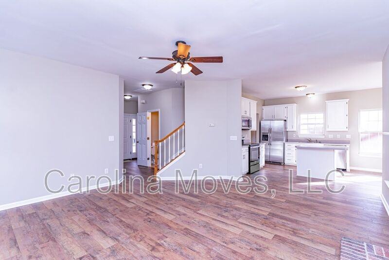 211 Windsong Dr - Photo 5 of 22