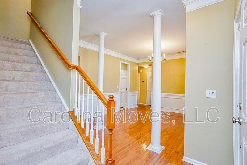 380 Amberleaf Way - Photo 2 of 21