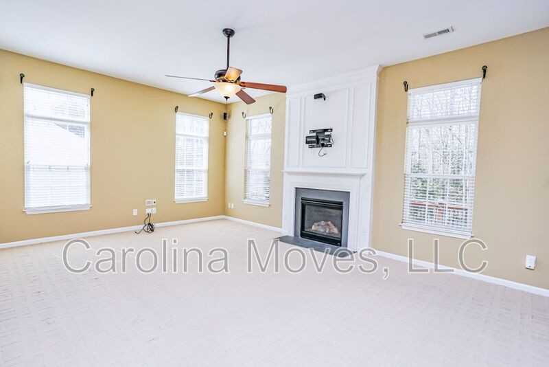 380 Amberleaf Way - Photo 3 of 21