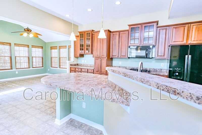 380 Amberleaf Way - Photo 5 of 21