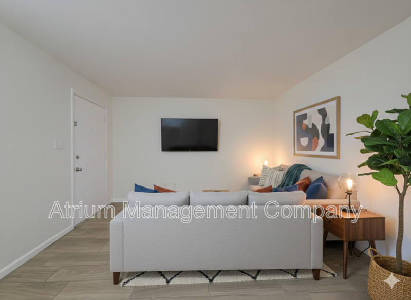 1105 E Orange St #3 - Photo 5 of 18