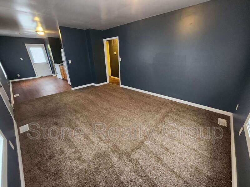 1301 2nd Ave - Photo 2 of 8