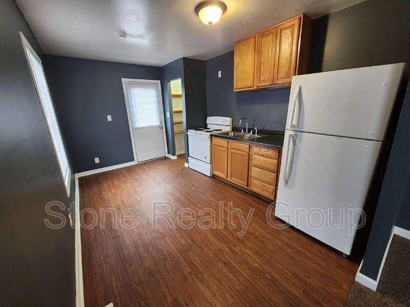 1301 2nd Ave - Photo 3 of 8