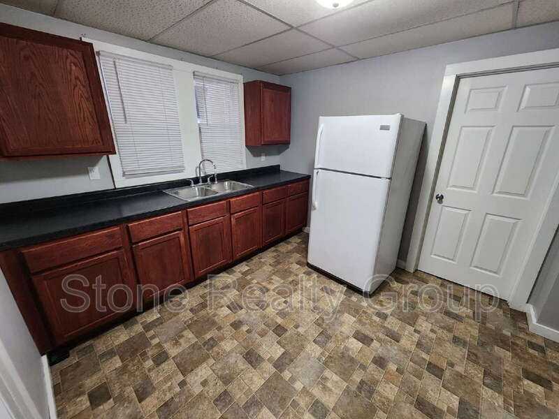 1012 N 9th St #1 - Photo 4 of 9