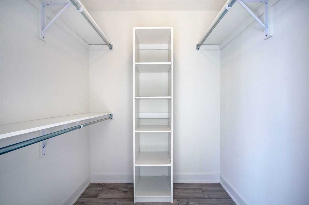 27 Bathurst Street #1404W - Photo 7 of 20