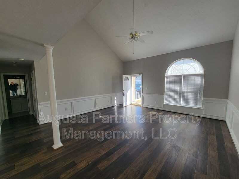 117 Palmer Ct - Photo 4 of 29