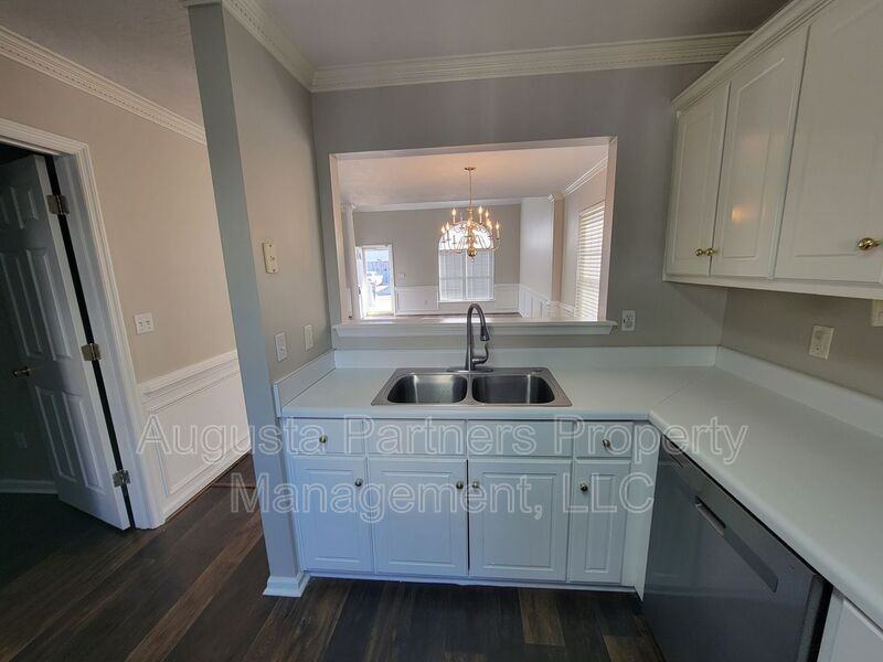 117 Palmer Ct - Photo 7 of 29