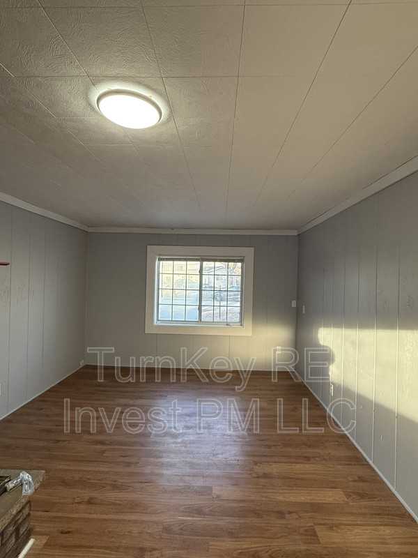 9 Crescent Ct - Photo 3 of 10