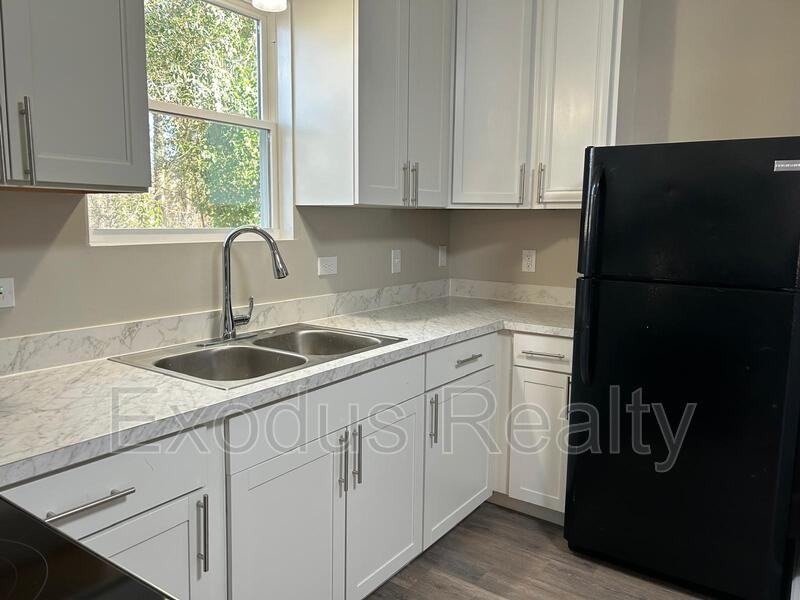 311 Bracken St - Photo 7 of 22