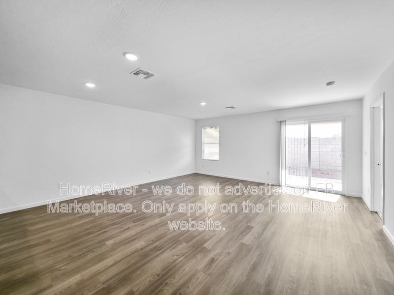 741 Dylan Ct - Photo 4 of 23
