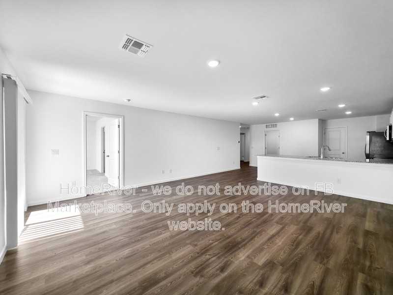 741 Dylan Ct - Photo 5 of 23