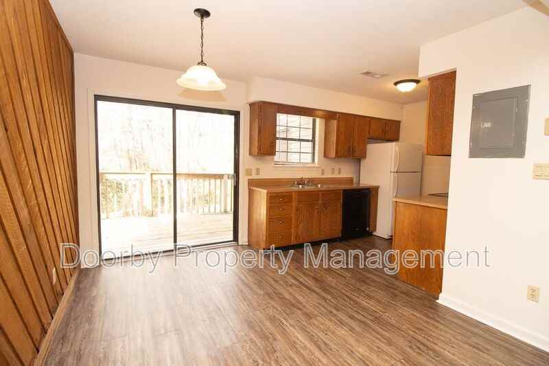 311 Gardner St #B - Photo 3 of 12