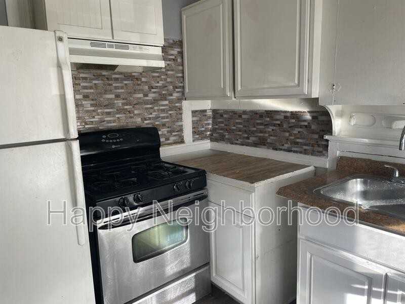 216 East Main Streetunit - Photo 3 of 16