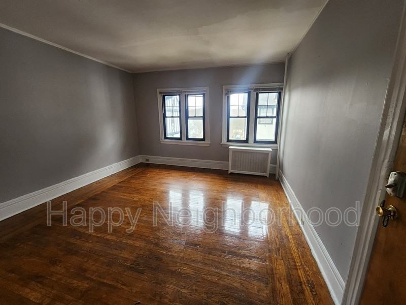 130 Bradley Avenueunit - Photo 2 of 18
