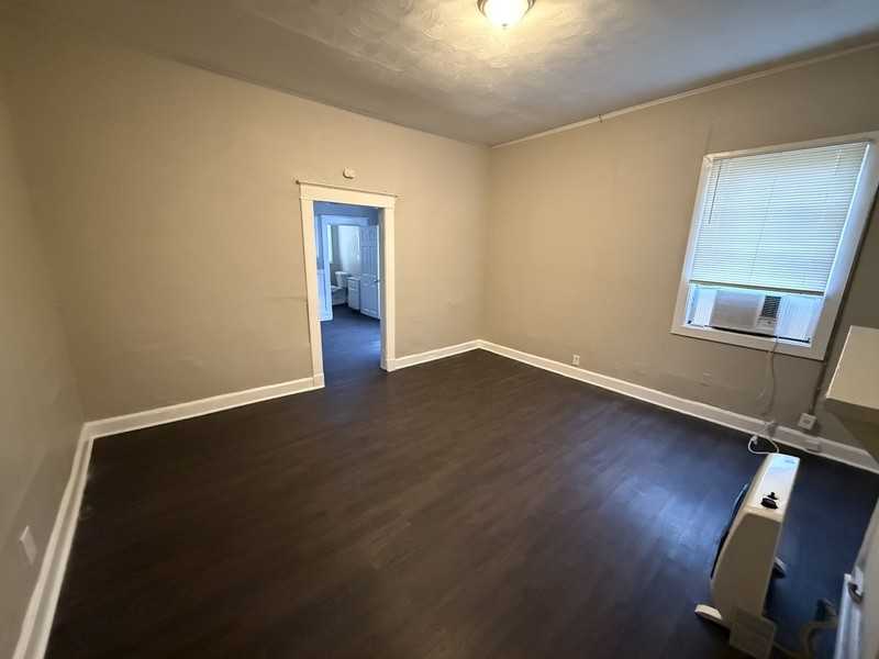 852 Ioka Ave - Photo 3 of 20