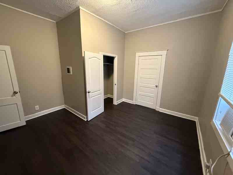 852 Ioka Ave - Photo 4 of 20