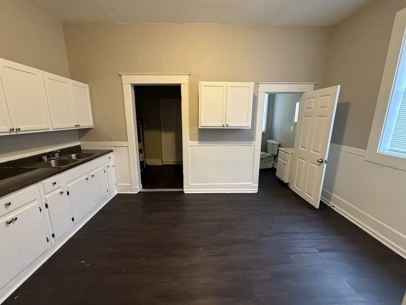 852 Ioka Ave - Photo 6 of 20