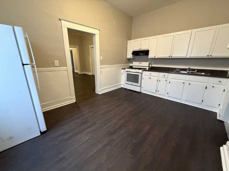 852 Ioka Ave - Photo 7 of 20