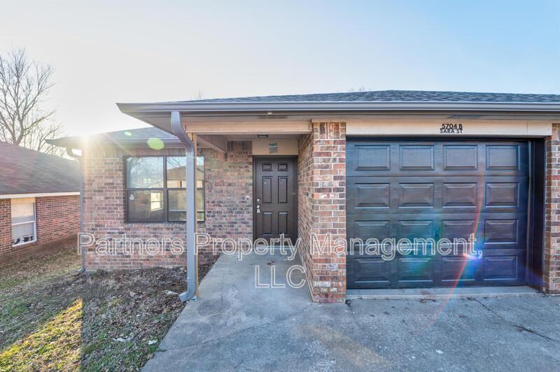 5702 Sara St - Photo 2 of 13