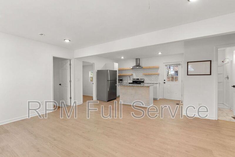 2138 25th Ave N - Photo 2 of 33