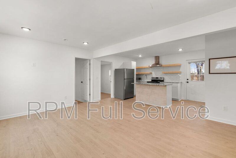 2138 25th Ave N - Photo 3 of 33