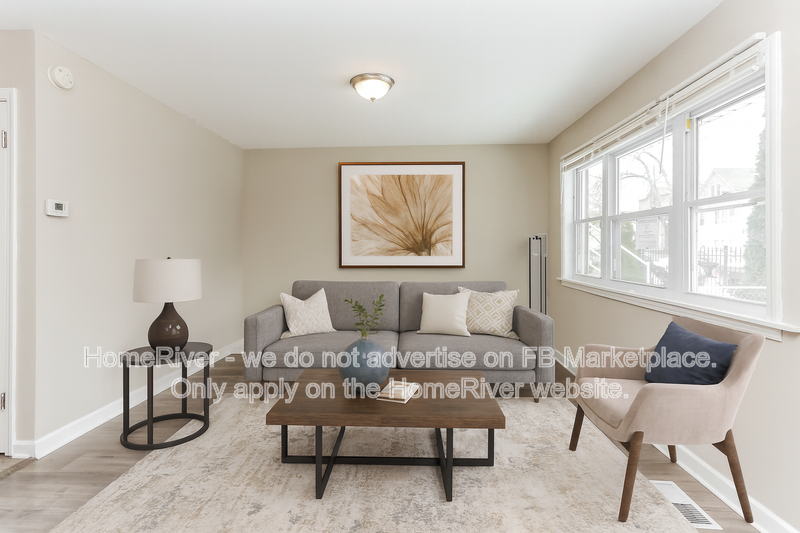 4630 S Honore St - Photo 2 of 20