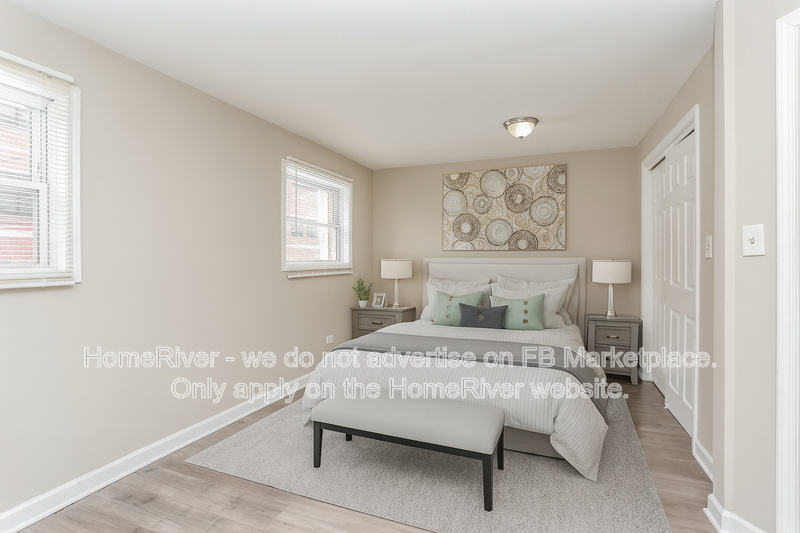 4630 S Honore St - Photo 3 of 20