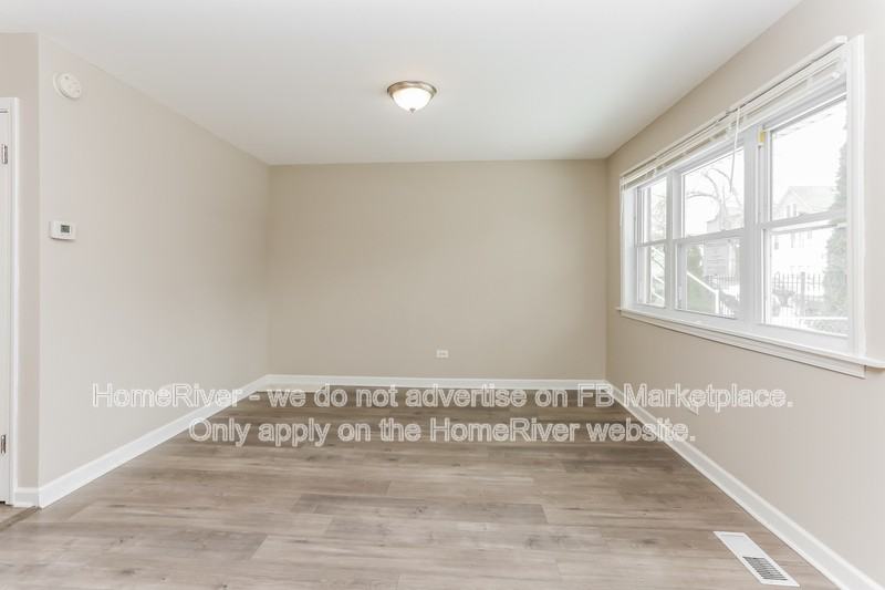 4630 S Honore St - Photo 6 of 20