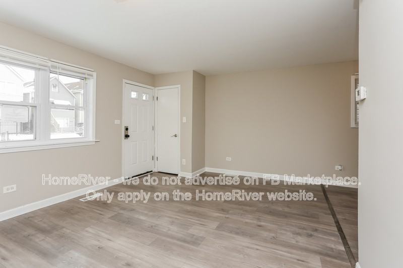 4630 S Honore St - Photo 7 of 20