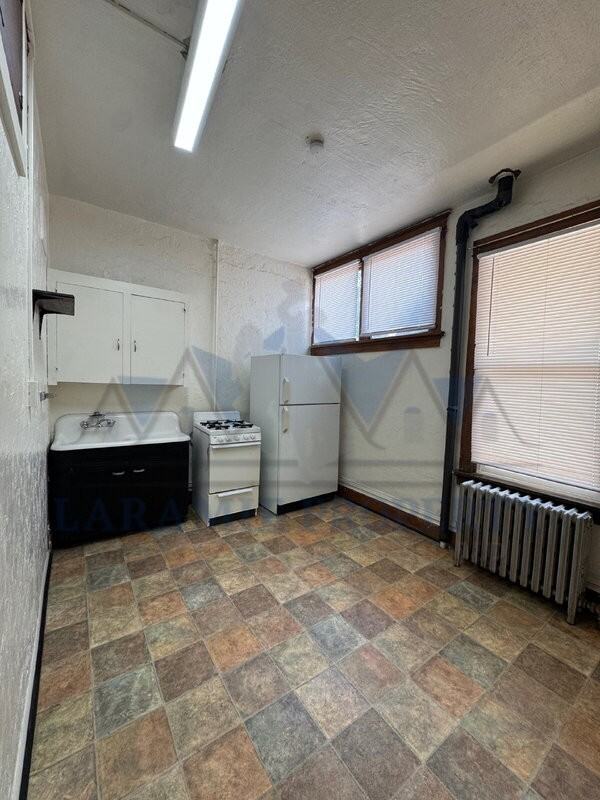 508 E Garfield St #8 - Photo 6 of 9